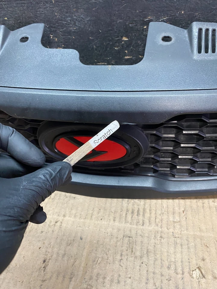 Parrilla superior delantera negra para parachoques Kia Forte Koup 2010 a 2013 U6383 DG Foto 4 de 4