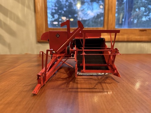 Allis Chalmers All Crop Harvester 1/20 Pressed Steel Farm Imp Replica - Picture 2 of 5