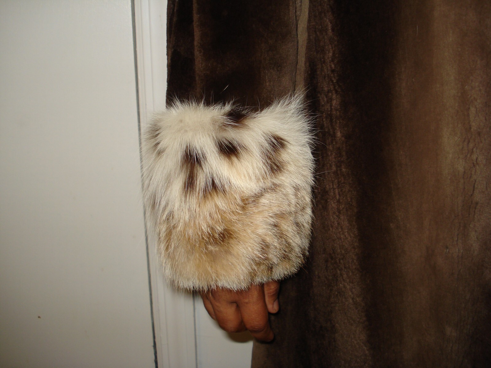 Spotted White Fox & Sheared Beaver Fur Coat Size … - image 5