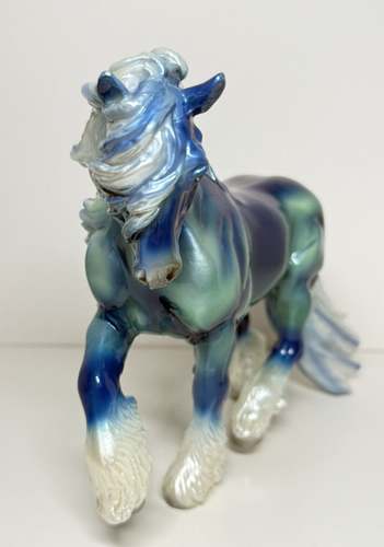 Breyer 2024 Christmas Surprise Tannenbaum Glossy Blue Fell Pony - Picture 14 of 20