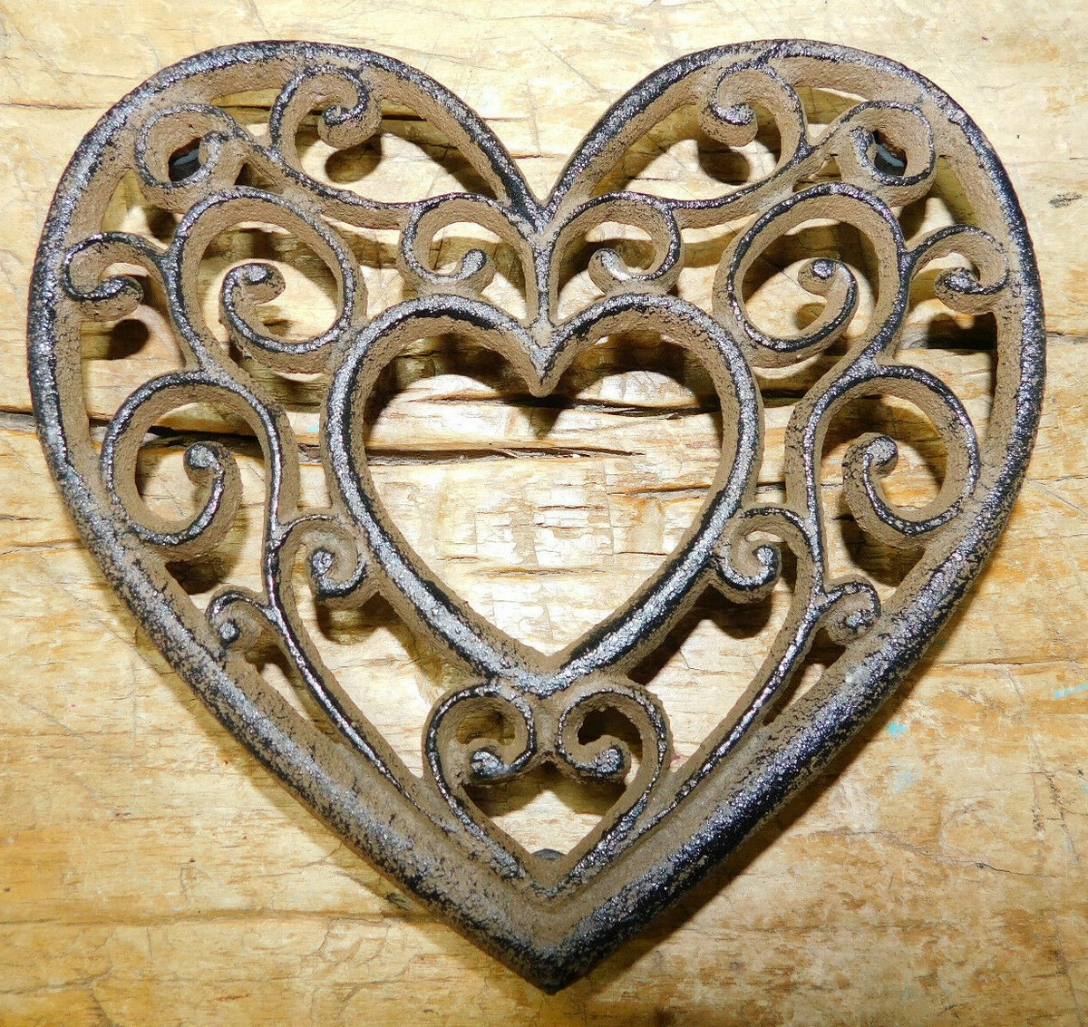 Cast Iron Antique Style VICTORIAN HEART Hot Plate Home Kitchen