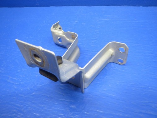 1999 TOYOTA 4RUNNER PASSENGER SIDE, RIGHT FRONT FENDER BRACKET SILVER OEM. B31 - Picture 9 of 9