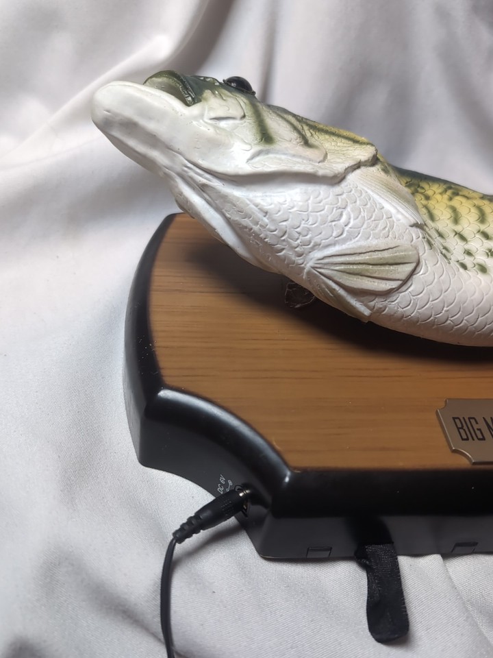 Vieille Plaque Ovale Big Mouth Billy Bass, Le Poisson Chanteur De Gemmy – Il Fonctionne Encore Un Peu !