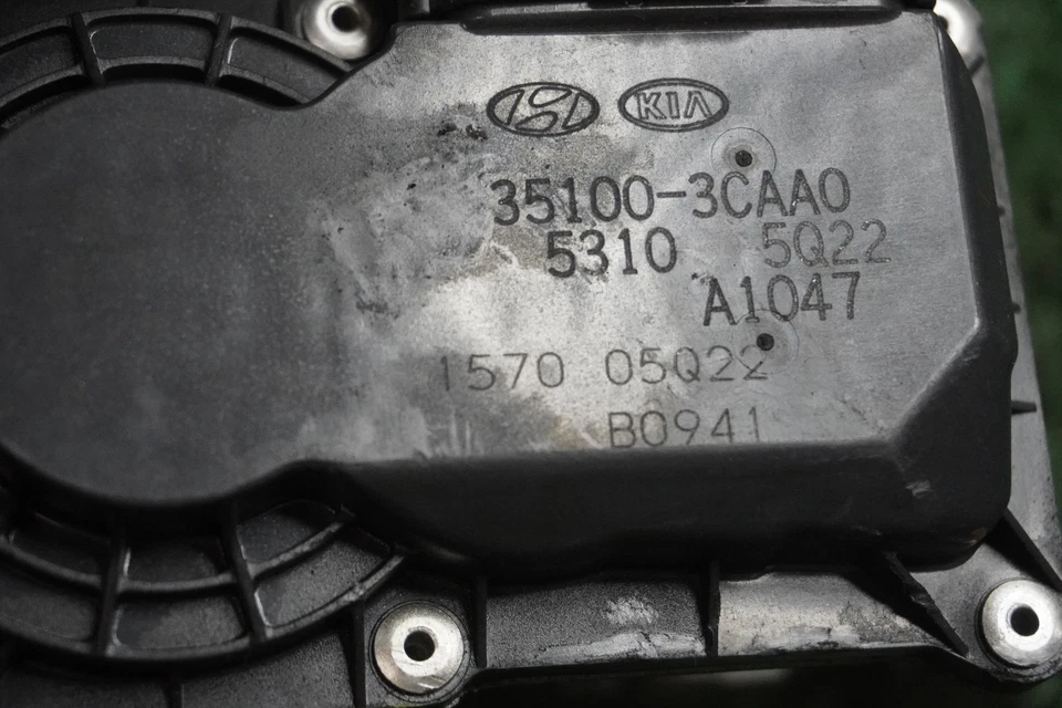 KIA Sorento 2013 2014 2015 motor 3,3 L carrocería del acelerador fabricante de equipos originales 101 k millas 351003CAA0 Foto 4 de 4