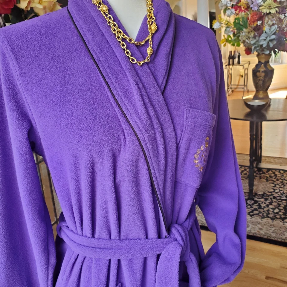 Ralph Lauren Púrpura Bata Envolvente Poliéster Dorado CORONA Monograma Bolsillo en el Pecho Foto 2 de 4