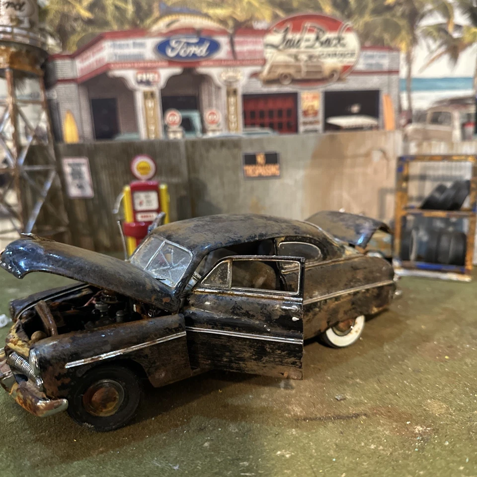 1949 Mercury Coupe’ - Barn Find Cars - 1:24 DIECAST - Danbury Mint - Weathered - Image 4 of 4