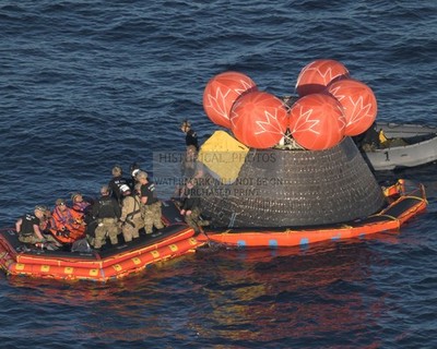 ARTEMIS II CREW RECOVERY PACIFIC OCEAN ORION CAPSULE 8X10 PHOTO
