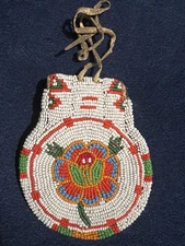 Antique Ojibwe Chippewa Beaded Medicine Bag c.1880–1910 Eastern Woodland Native