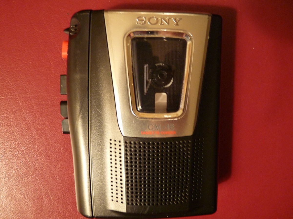Sony TCM-16 Cassette-Corder Recorder with External Speaker