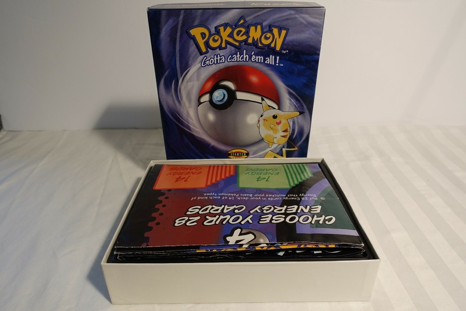 Vintage Pokemon Starter Gift Box W Tokens, Rules Books, Play Mat, Etc ...