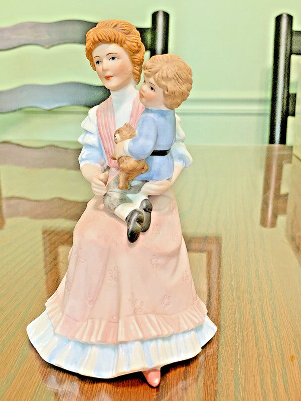 Homco Home Interiors #1460 Lady mother  holding a a son boy PORCELAIN FIGURINE