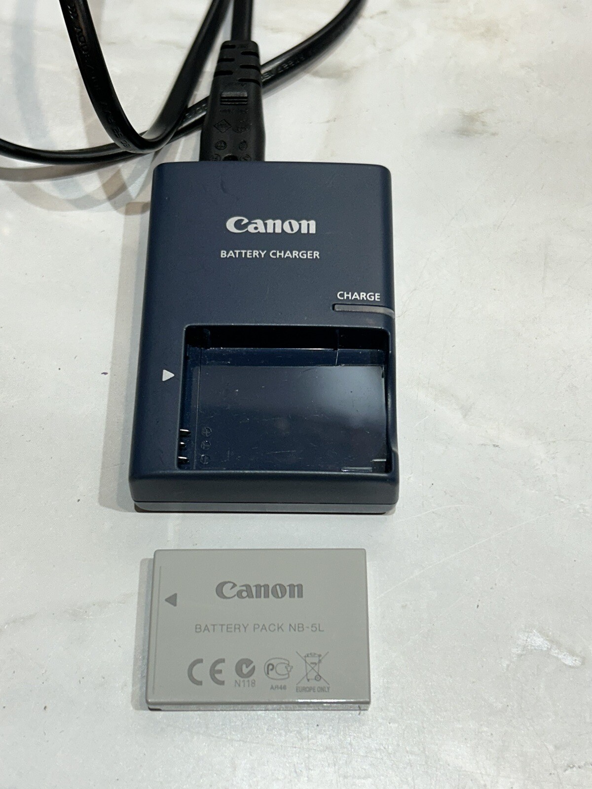 Canon PowerShot SX230HS 12.1MP 14X Zoom Digital Camera Battery SD Card