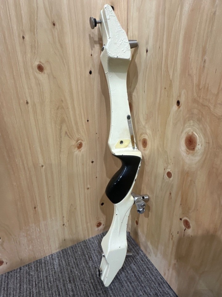 Hoyt TD3 Archery Handle Recurve Bow White eBay