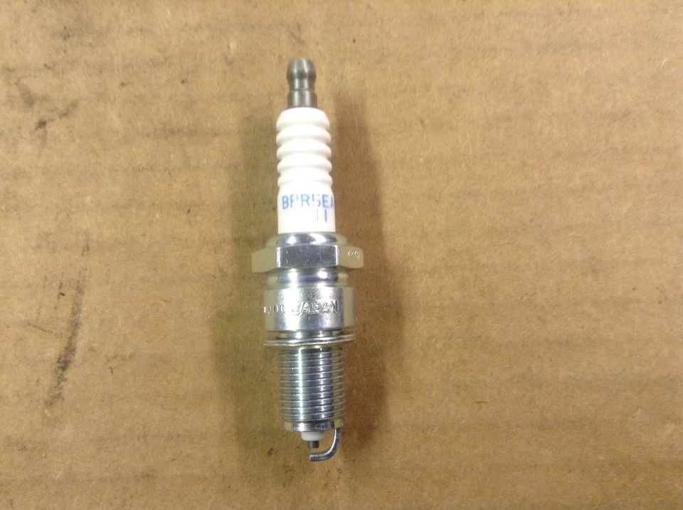 Nueva bujía NGK BPR5EA-L-11 - CANTIDAD 3 Foto 4 de 4