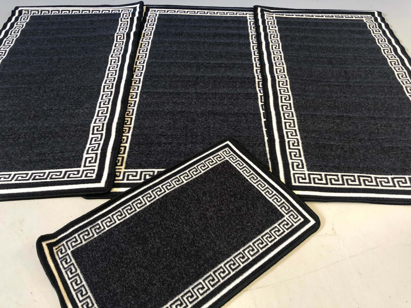 X ROMANY GYPSY WASHABLES NON SLIP SETS OF 4 MATS/RUGS BLACK/WHITE