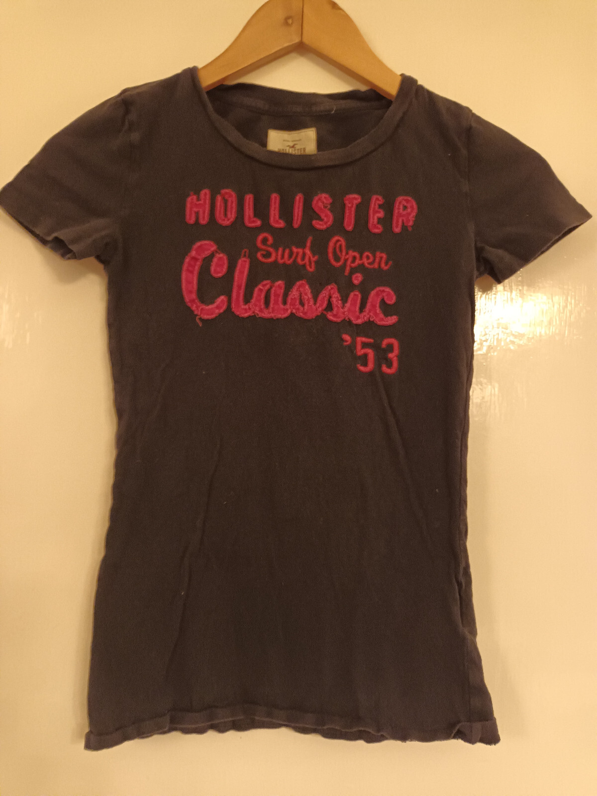 Hollister Navy & Pink T Shirt Top in Size XS / Size 4 - 6