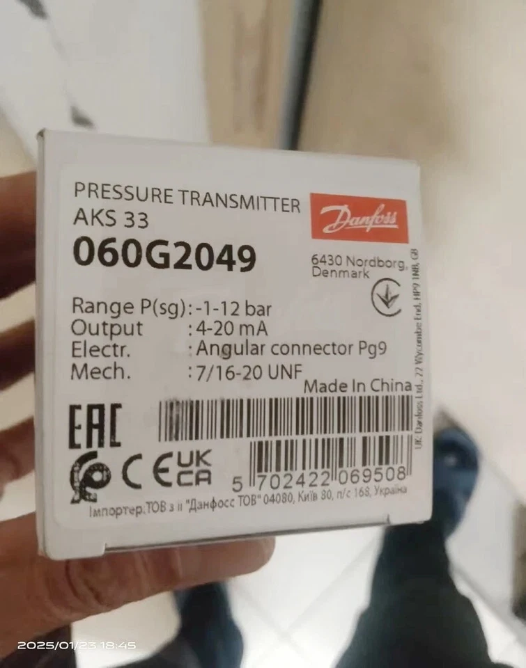 1PC Danfoss Pressure sensor AKS33 060G2049 UPS shipping - Image 2 of 2