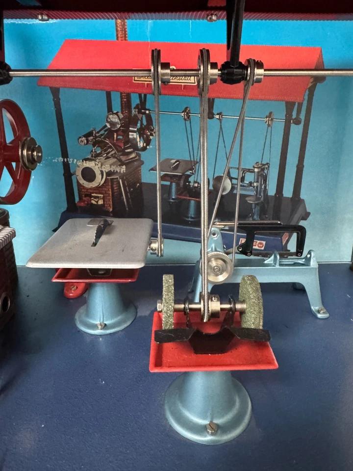 VINTAGE Wilesco DAMPFMASCHINE mit Werkstatt D 141/66 mit Dynamo OVP. WEST-GERMAN - Bild 3 von 4