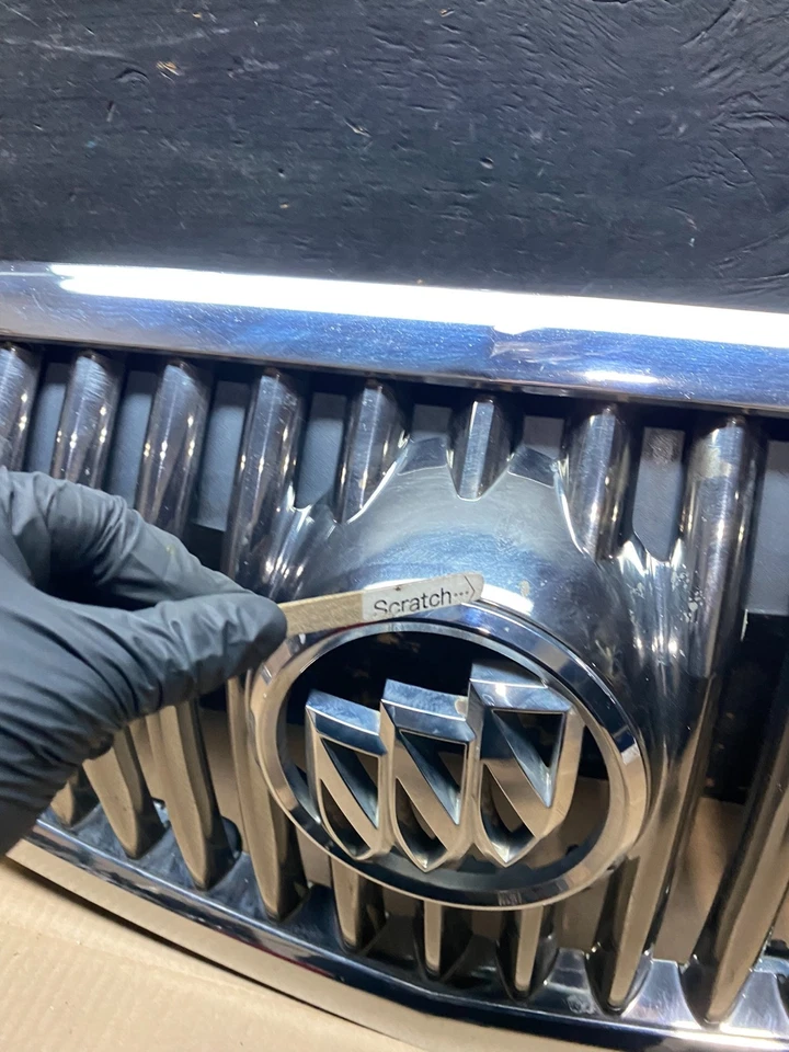 Parrilla superior delantera Buick Enclave 2008 a 2012 OEM T6553 DG Foto 4 de 4