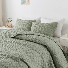 Sage Green Quilt King Size Bedding Sets with Pillow Shams, Lightweight Soft Beds