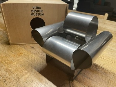 Vitra Design Museum Miniatur - Well Tempered Chair ''Ron Arad'', Entwurf 1986