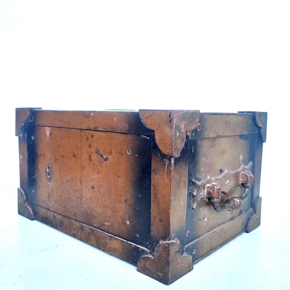 ANCIEN PETIT COFFRE FORT DLG FICHET BAUCHE OLD IRON STRONGBOX SAFE CASSAFORTE - Photo 2/4