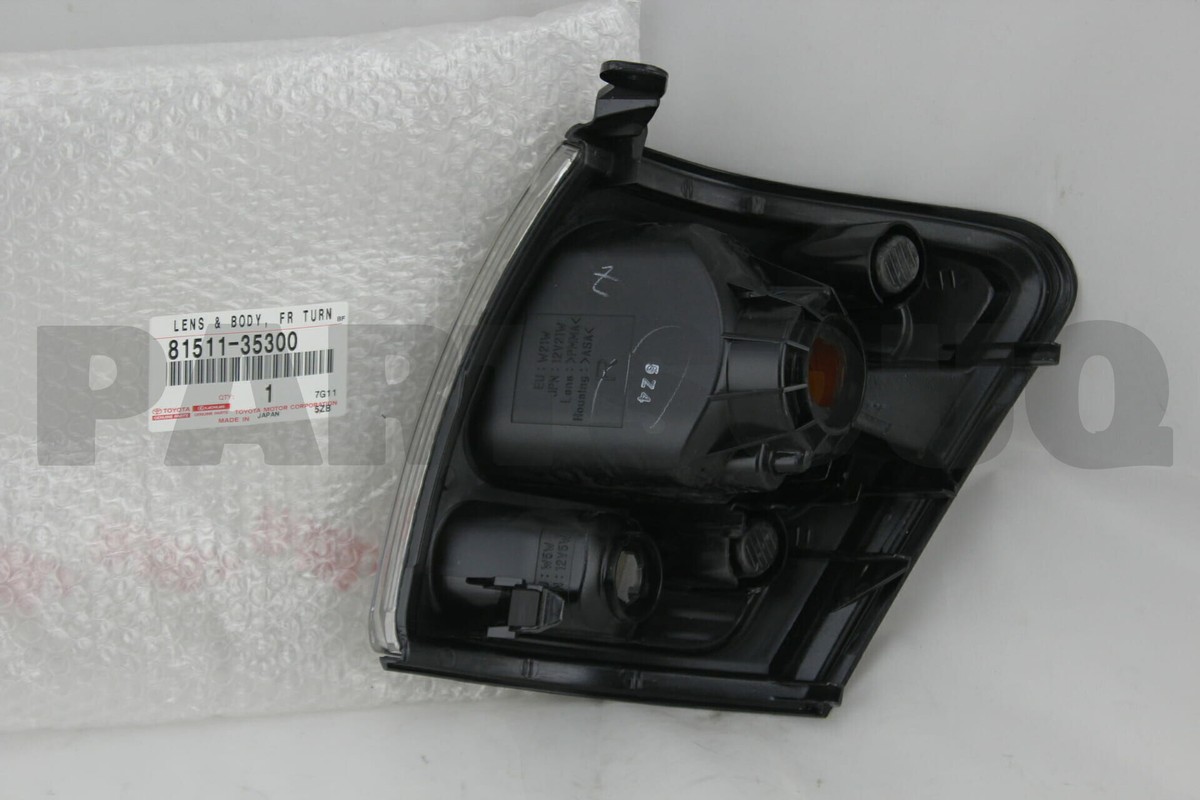 りぼん 8155102B40 Genuine Toyota Lens & Body RR Comb 81551-02b40