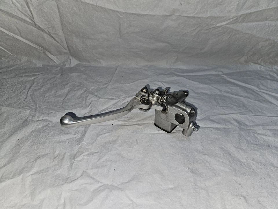 MAITRE CYLINDRE DROIT SUZUKI GSX1100G GSXG 1991-1996 GV74A - Photo 2/4