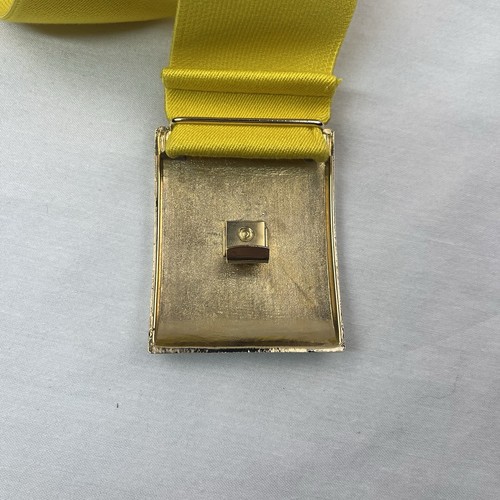 Vintage 1970-80s Woman’s Yellow Stretch Gold Buckle Belt Retro Granny Core 25” - Picture 5 of 11