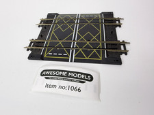 HORNBY R635 DOUBLE TRACK LEVEL CROSSING USED GOOD CONDITION