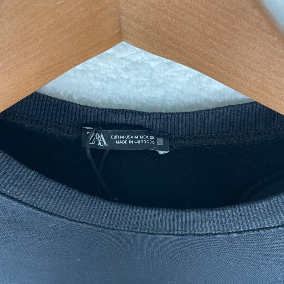 Sudadera recortada Zara M cuello redondo manga larga ocio deportivo hombreras Foto 4 de 4