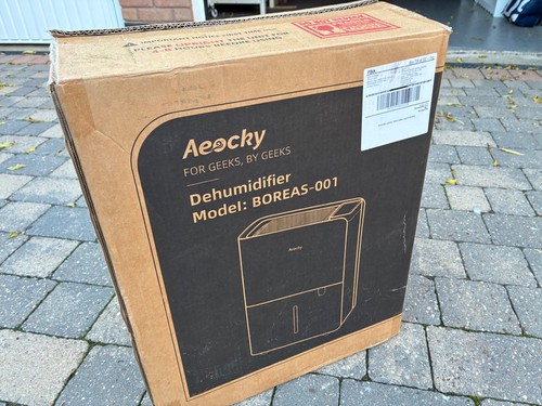 Aeocky dehumidifier 25 litre in white still in box