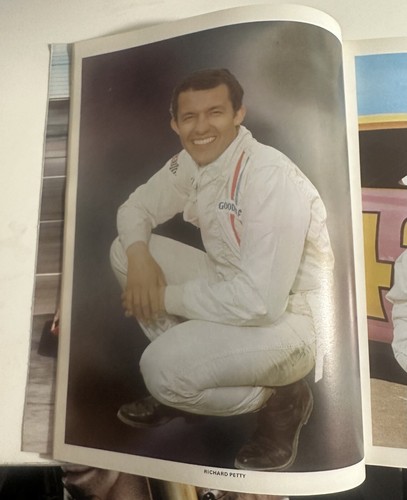 RACING PICTORIAL MAGAZINE 1970 - 71 ANNUAL EDITION ISAAC ALLISON ANDRETTI - A - Picture 3 of 3