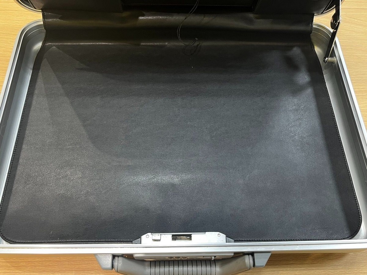 ZERO HALLIBURTON Silver Slime Attache Case aluminium MK7544