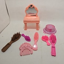 Vintage Retro Fashion Doll Accessories Lot Ashley Cake 5 Hair Brushs Comb Vanity