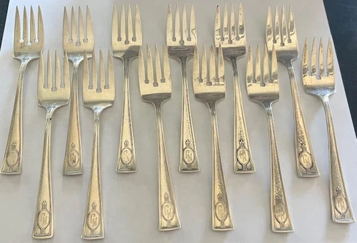*VINTAGE WALLACE STERLING SILVER SET OF 12 SALAD FORKS *CARTHAGE*