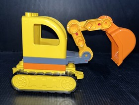 LEGO 10812 Truck & Tractor Excavator Duplo 26 Pieces Complete Set