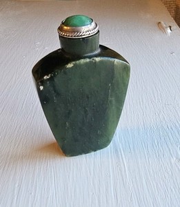 Antique Spinach Jade Chinese snuff bottle Qing Dynasty