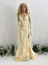Sheer Glamour Sydney Robert Tonner Doll TW3201 2002 Tyler Wentworth Stand