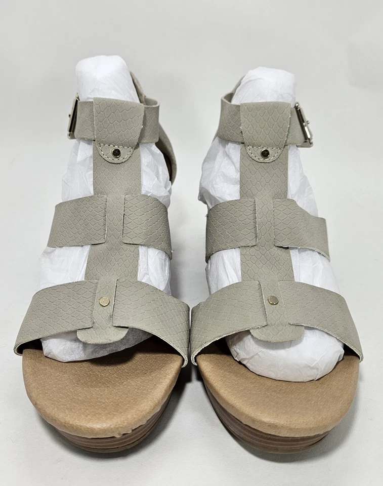 Sandália anabela Dr. Scholl's Barton, tamanho feminino 8,5M, estampa de cobra cinza, acolchoada - Imagem 2 de 4