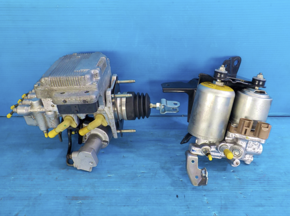 2013-2015 Toyota Corolla Fielder Hybrid NKE165 ABS Actuator Brake