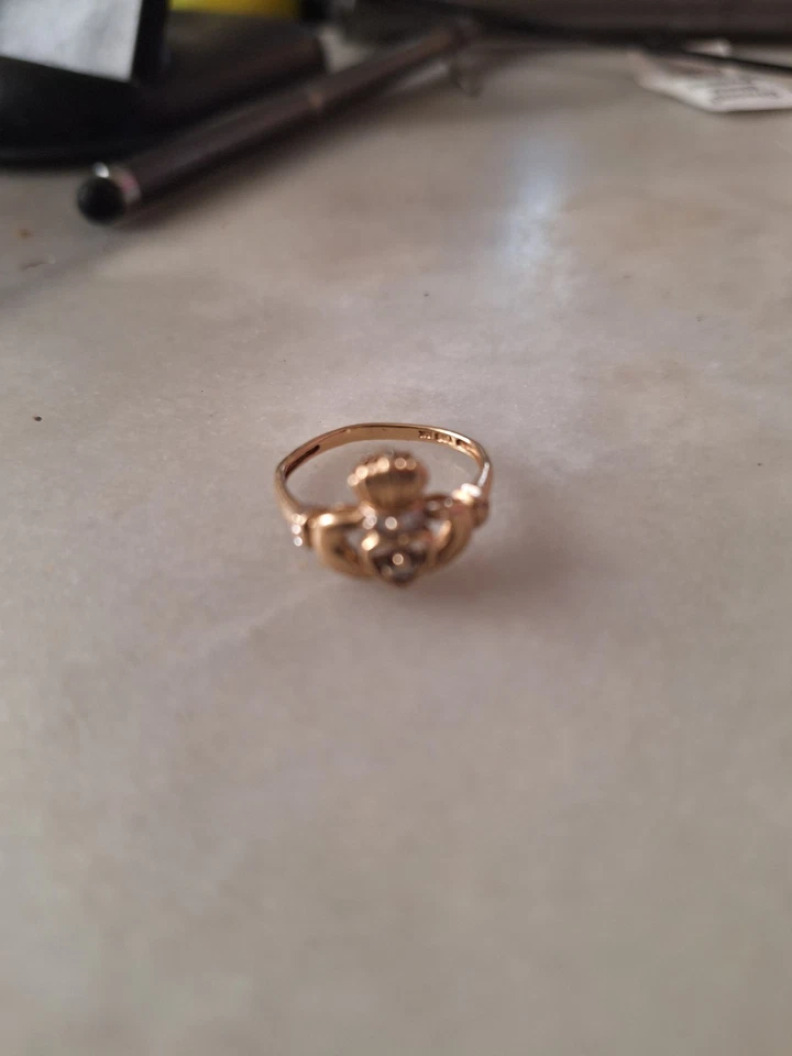 10 Karat Golden Ring with A Small Diamond Size 6 -7 - Image 4 of 4