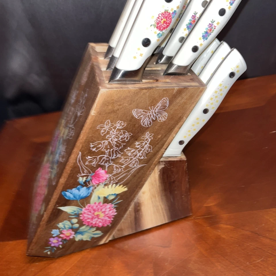 Juego de bloques de cuchillos de acero inoxidable Pioneer Woman Signature, faltan tijeras florales Foto 3 de 4