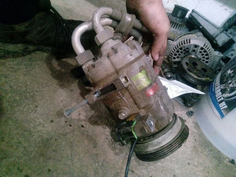Compresor de aire acondicionado ID motor ATW 97-02 AUDI A4 93399 Foto 2 de 2