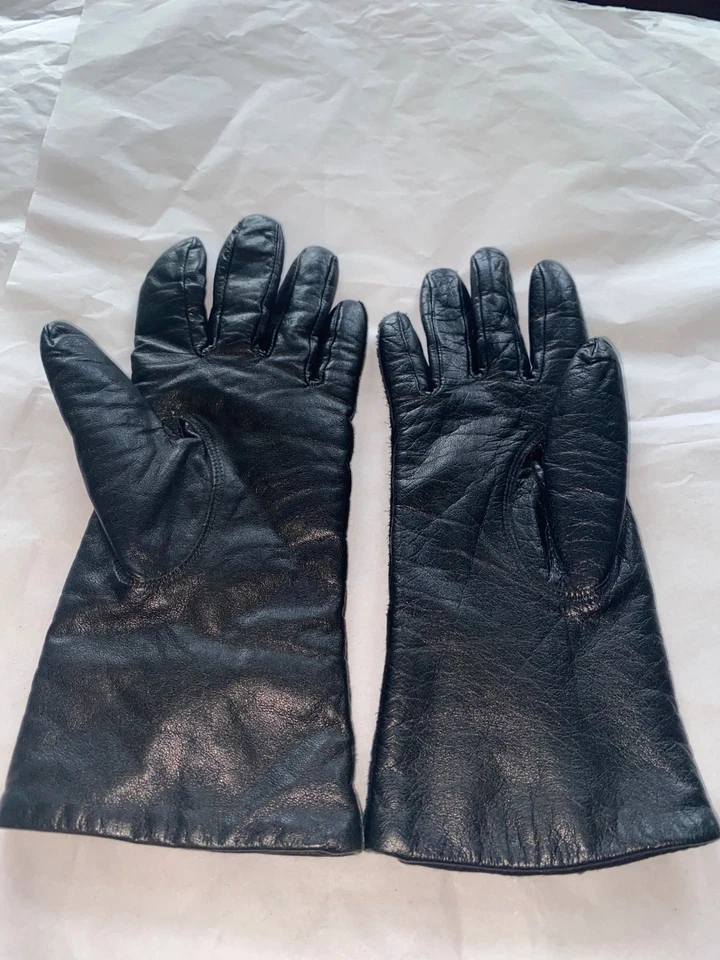 GUANTES MEDIANOS VINTAGE FINALE LÍNEA CUERO NEGRO CON RAYÓN DAMAS Foto 2 de 4