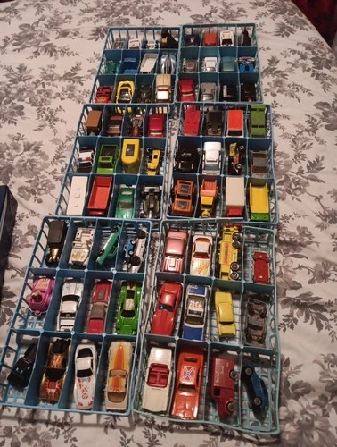 Vintage 1968 Matchbox Case Full Of 72 Vintage Mixed Brand Cars