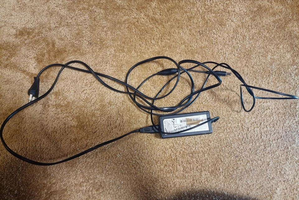 Samsung 24" Monitor S24D390HL – HDMI, VGA – Full HD - Bild 4 von 4