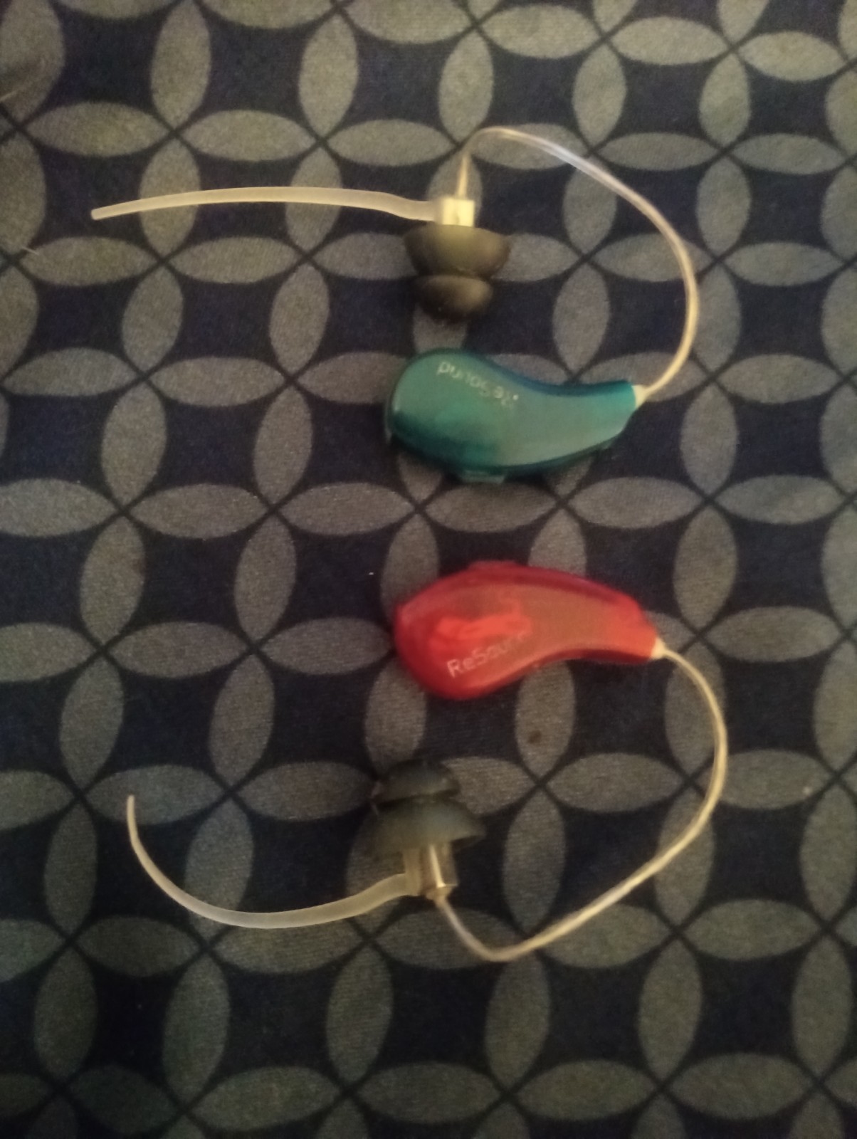 1 pair R+L RESOUND BTC hearing aids TESTED & WORK PERFECTLY 