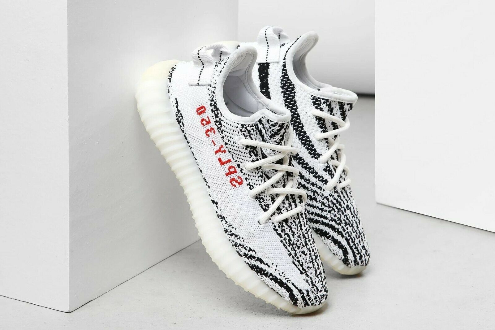 Decir ex Tranquilizar adidas Yeezy Boost 350 V2 Zebra (2017/2022) CP9654 | eBay