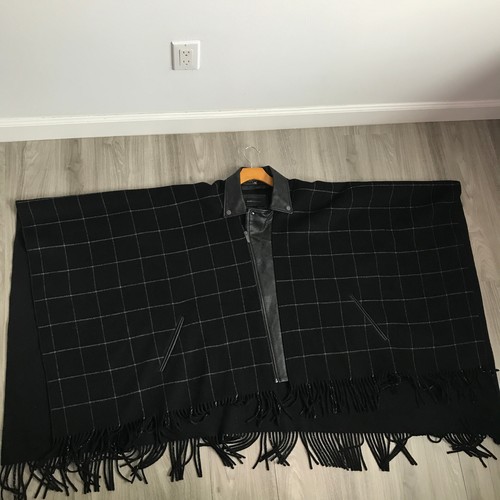 Abrigo BCBGMAXAZRIA de gran tamaño con capa grande para mujer negro a cuadros ventana flecos de lana - Imagen 9 de 12